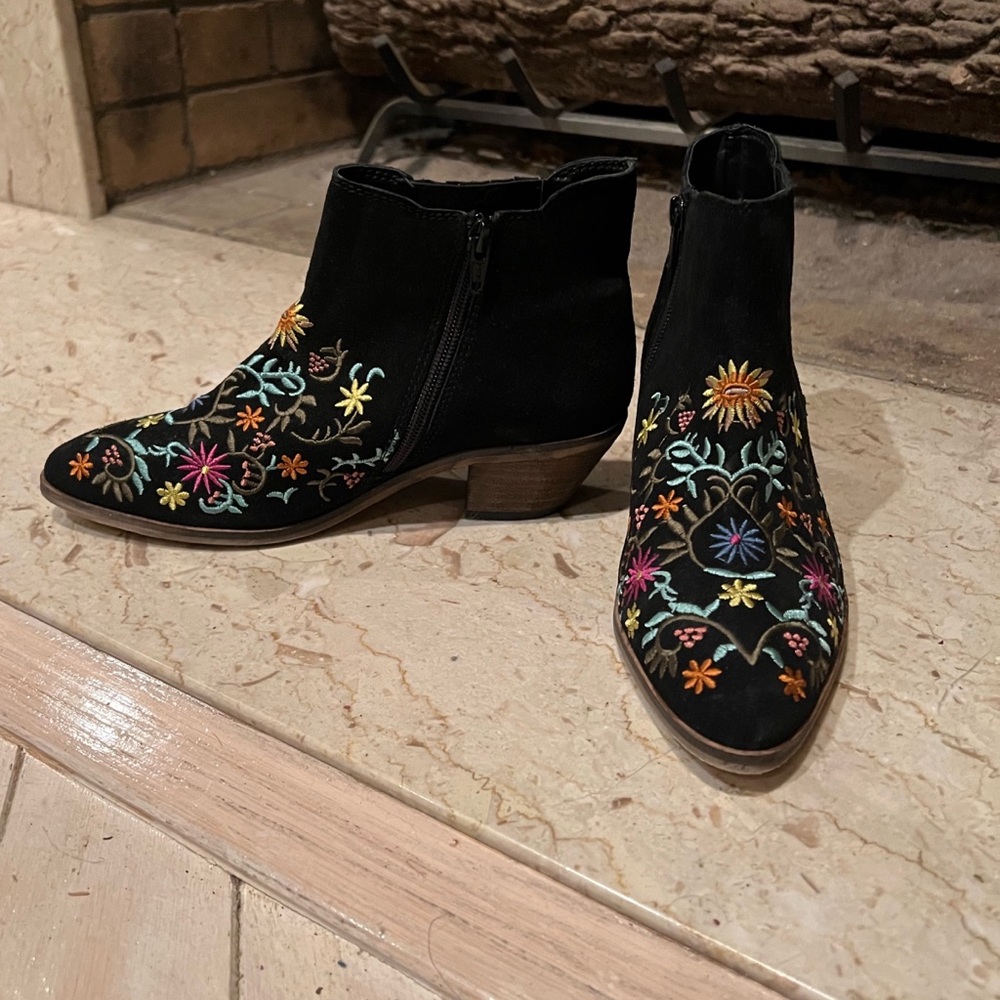 NWT Diba Petal Floral Embroidered Suede Booties - 6 - Picture 3 of 11